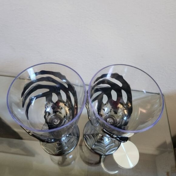 HALLOWEEN SKELETON HAND Acrylic Wine Glass Set of 2 - Picture 3 of 3